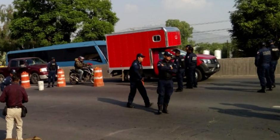 Elementos de la Policía Federal bloquean autopista México-Pachuca
