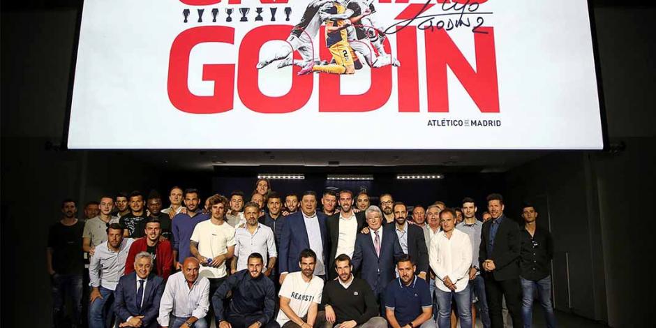 Entre lágrimas, Diego Godín se despide del Atlético de Madrid