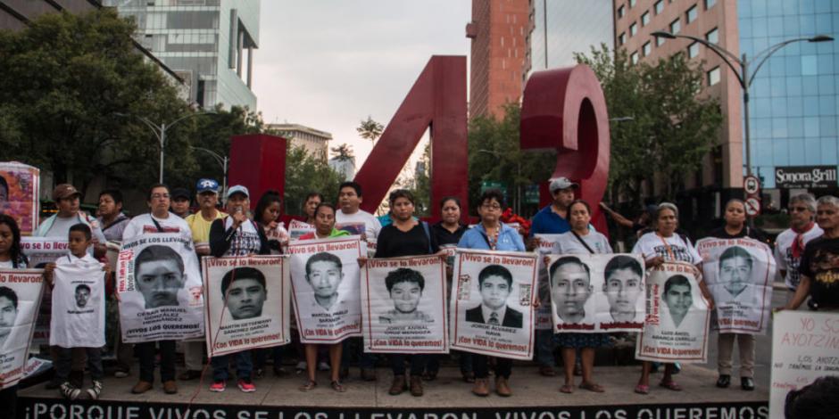 A la FGR y Sedena no les interesa resolver el caso Ayotzinapa: padres