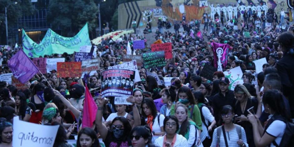 Marchan mujeres contra violencia de género y feminicidios (FOTOS)