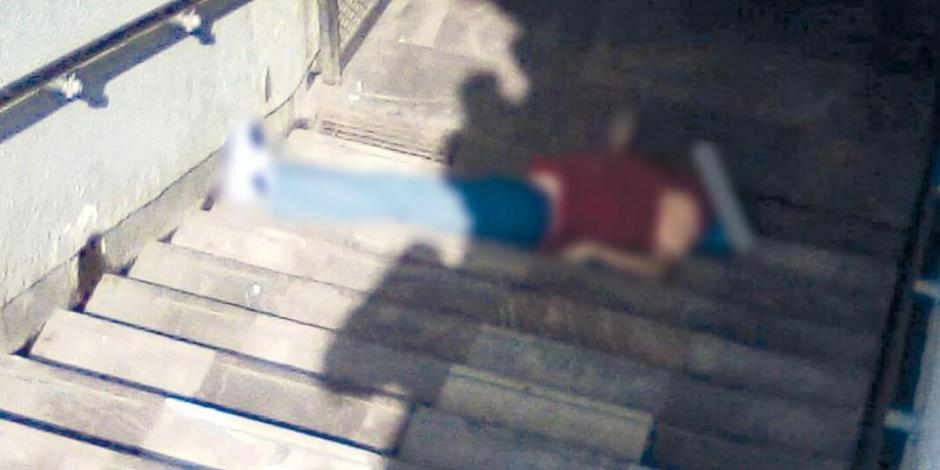 Muere hombre en escaleras de Metro Mixiuhca
