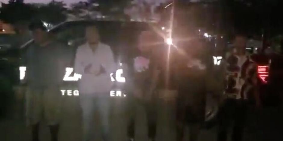 Policía de Nuevo León obliga a detenidos a cantar himno feminista (VIDEO)
