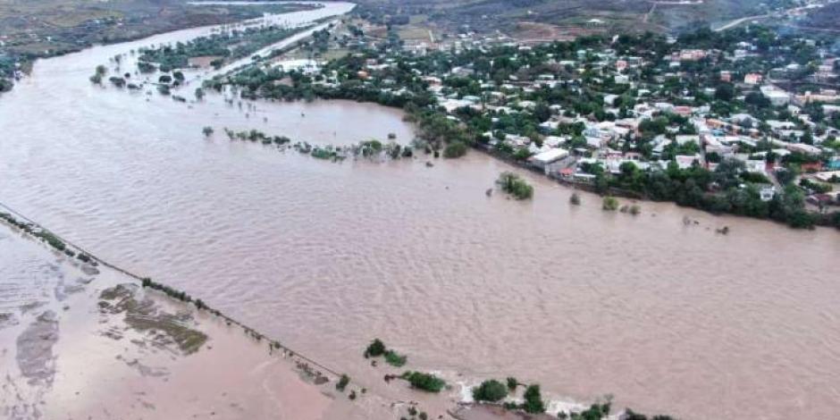 Lluvias desbordan río y dejan inundaciones en Chihuahua y Sonora