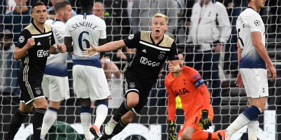 El Ajax da la sorpresa en Londres y derrota 1-0 al Tottenham