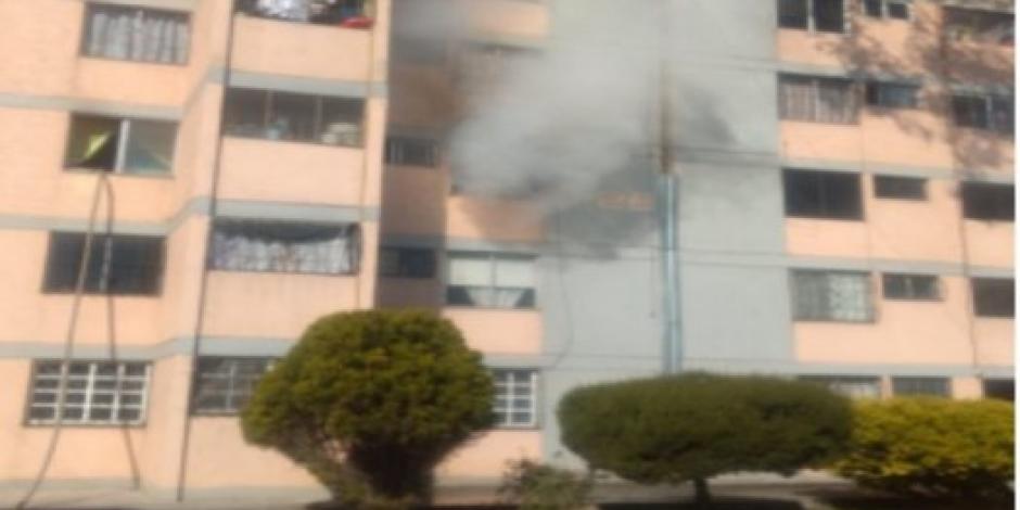 Se registra incendio en edificio de la GAM, desalojan a 40 personas