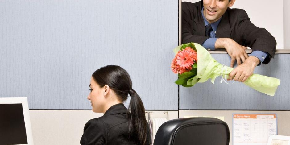 El 57% de los trabajadores encuentran el amor en la oficina