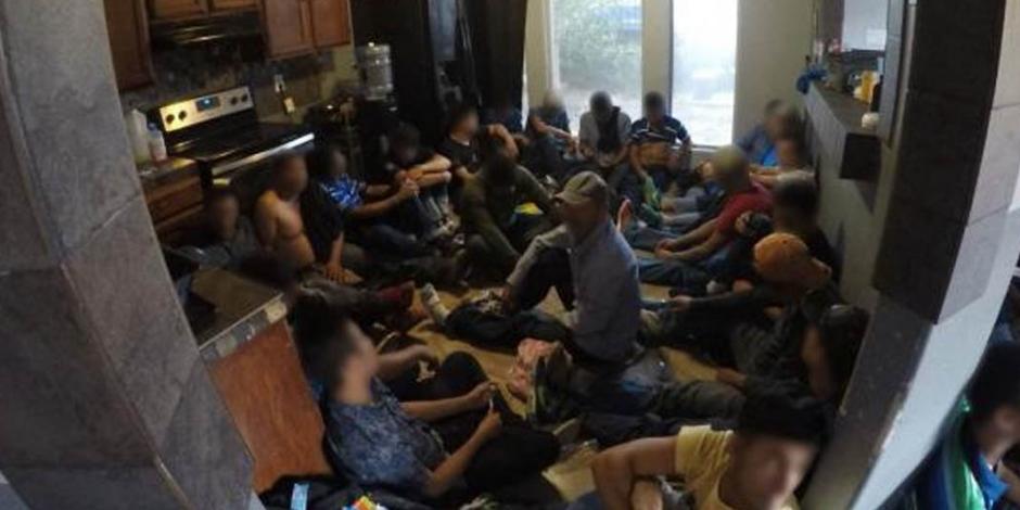 Policía Federal halla a 146 migrantes en una casa en Querétaro