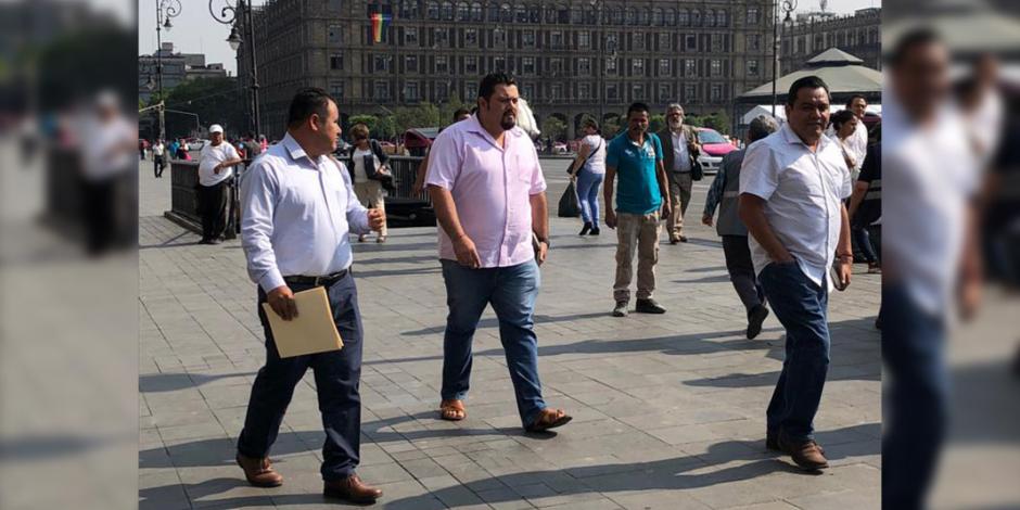 Líderes de la CNTE llegan a Palacio Nacional para reunirse con AMLO