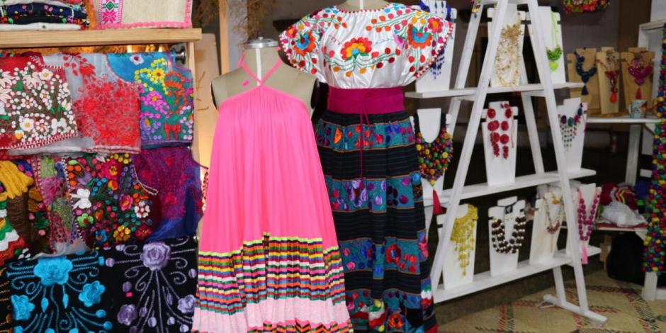 DIF pone stand para que artesanos realicen venta-exposición en Guerrero