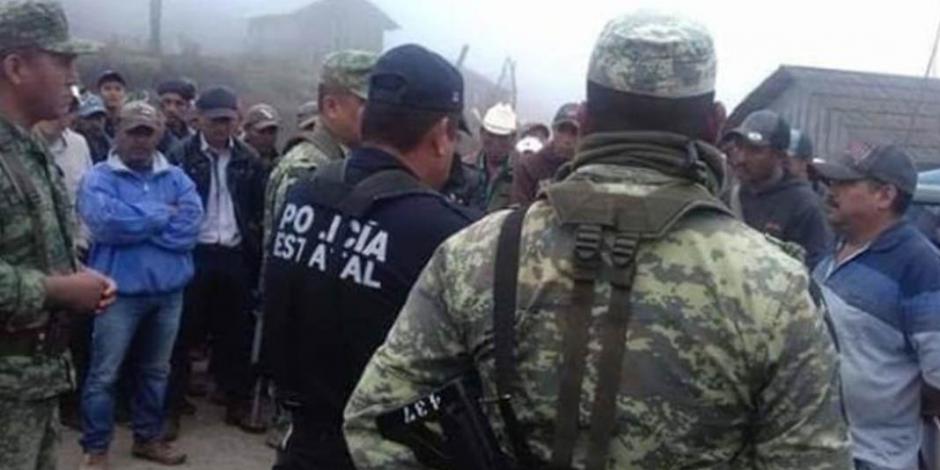 Campesinos retienen a militares y policías en Guerrero