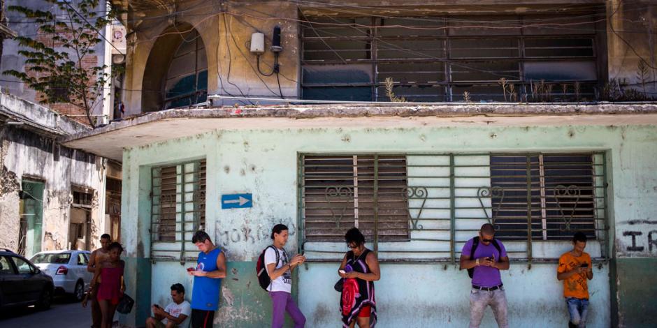Cubanos exigen en redes sociales mejor servicio de internet