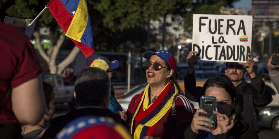 Diplomáticos de EUA tienen 72 horas para abandonar Venezuela