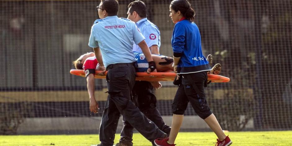 Ivonne Santillán se desmaya en pleno partido de la Liga MX Femenil