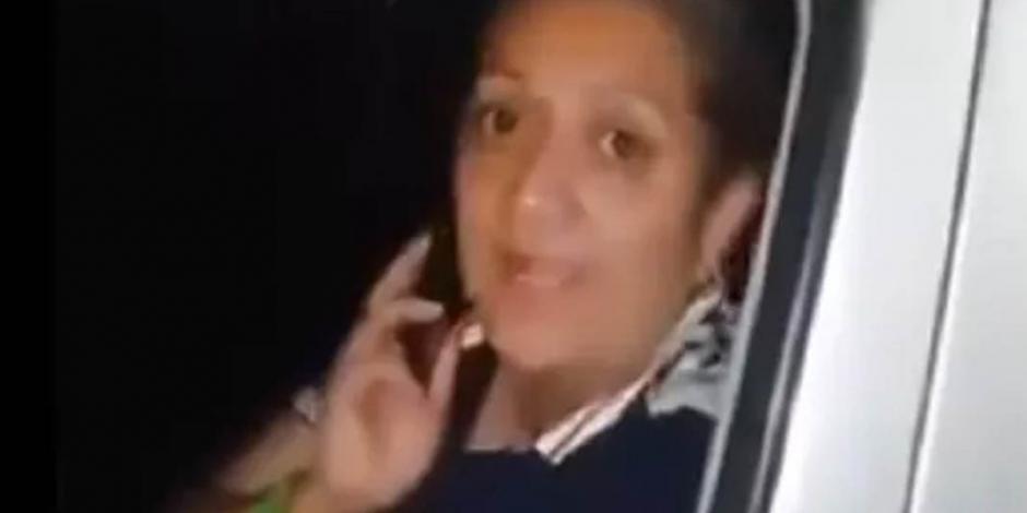 VIDEO: #LadyTeMato amenaza a policía de Cancún con desaparecerlo