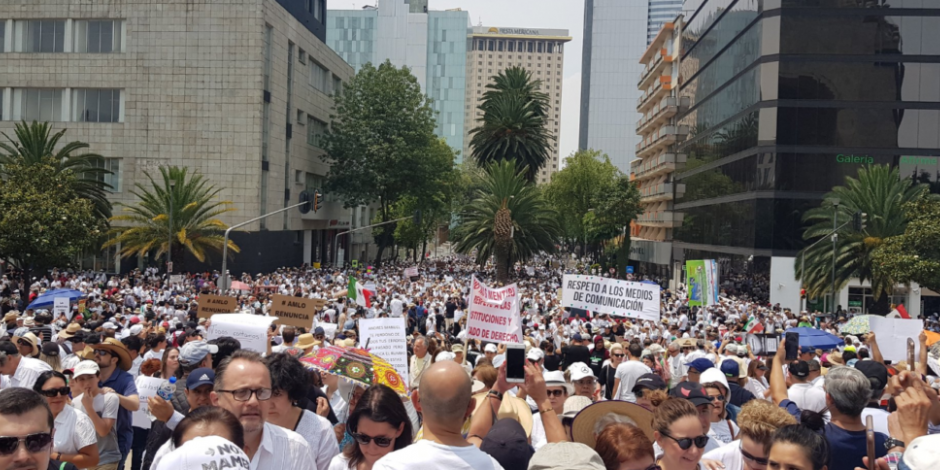 Manifiestan oposición al gobierno de AMLO con marcha en Reforma
