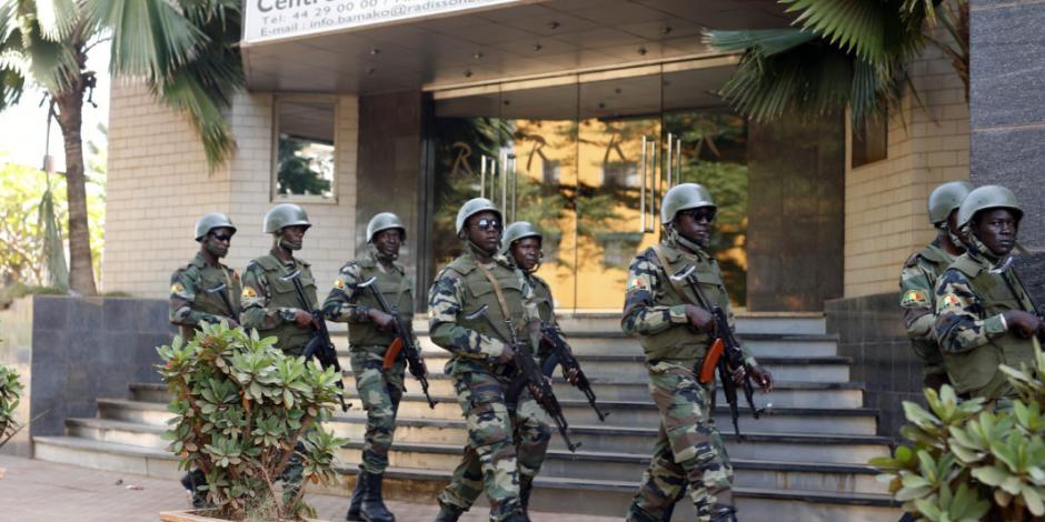 Ataque terrorista en Mali deja 53 militares y un civil muertos