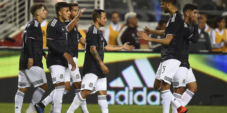 México vence 4-2 a Paraguay en la segunda prueba de la era Martino