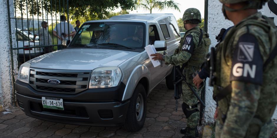 Rebasado por víctimas en Coatzacoalcos, Semefo lleva cuerpos a Cosoleacaque