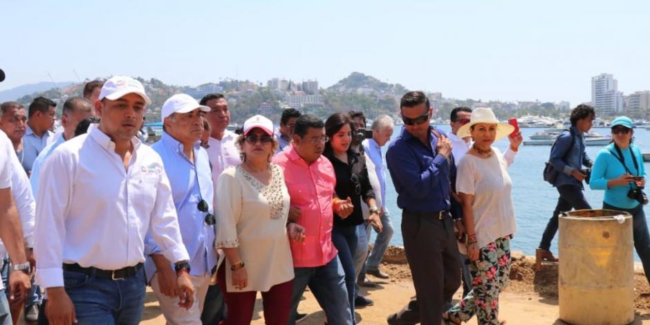Avanzan los trabajos de limpieza y recuperación de playas en Acapulco