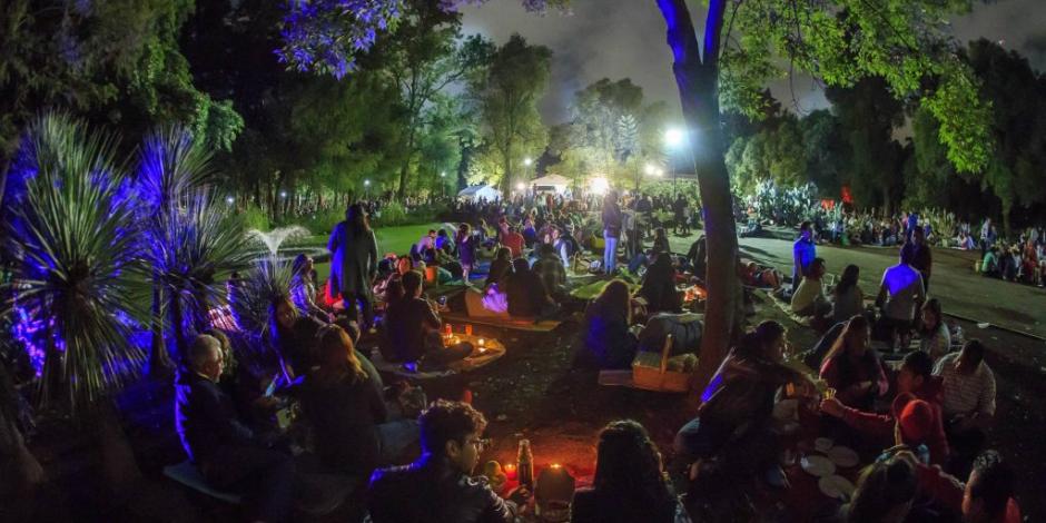 ¿Sin planes para el fin? ¡Asiste al picnic nocturno en Chapultepec y Aragón!