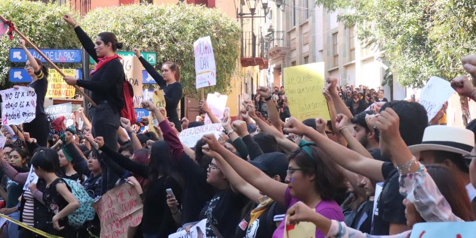 Universitarios protestan en Guanajuato por asesinato de Daniela