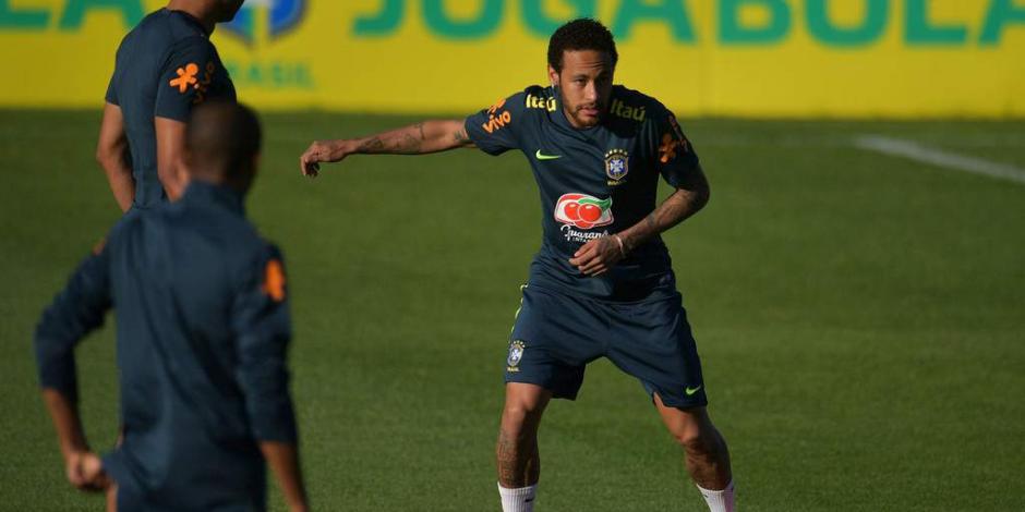 ::VIDEO:: Neymar se molesta por túnel de un compañero en una práctica