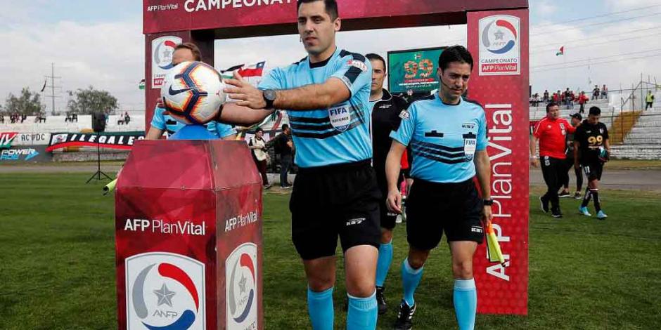 Sigue suspendido el futbol en Chile por protestas y actos de violencia