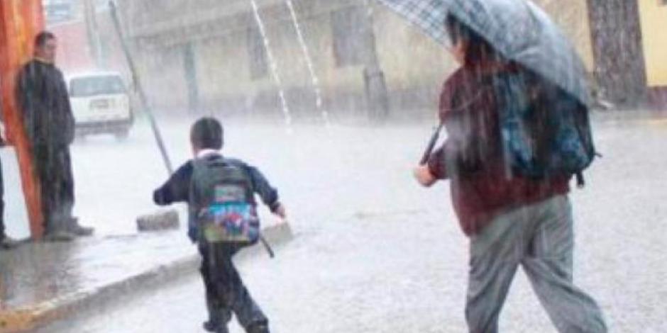 Suspenden clases en Nuevo León por tormenta 'Fernand'