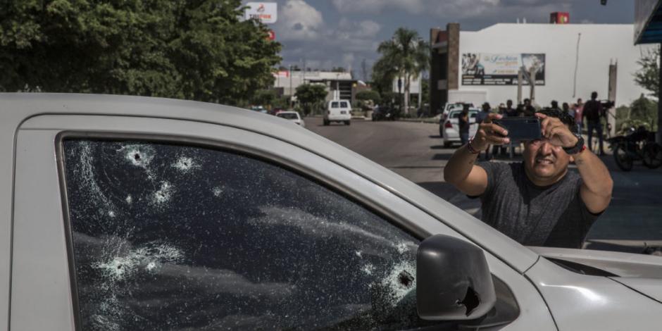 Suman 13 muertos por balaceras y enfrentamientos en Culiacán