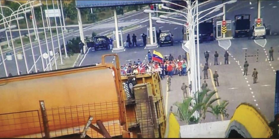 Maduro convierte bloqueo contra ayuda... en barricada