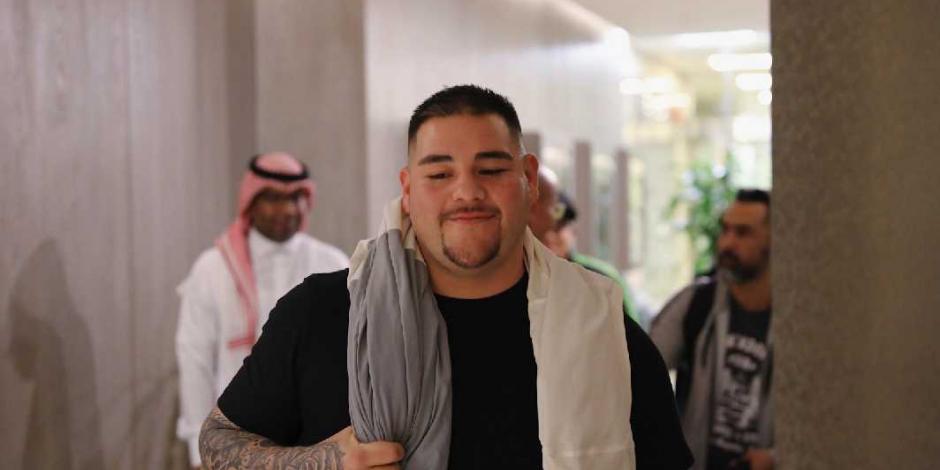 Andy Ruiz llega a Arabia Saudita para pelea en contra de Joshua
