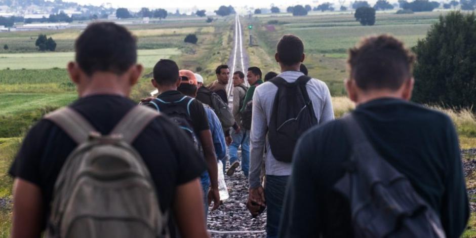 Rescatan a 97 migrantes abandonados por traficantes en Chiapas