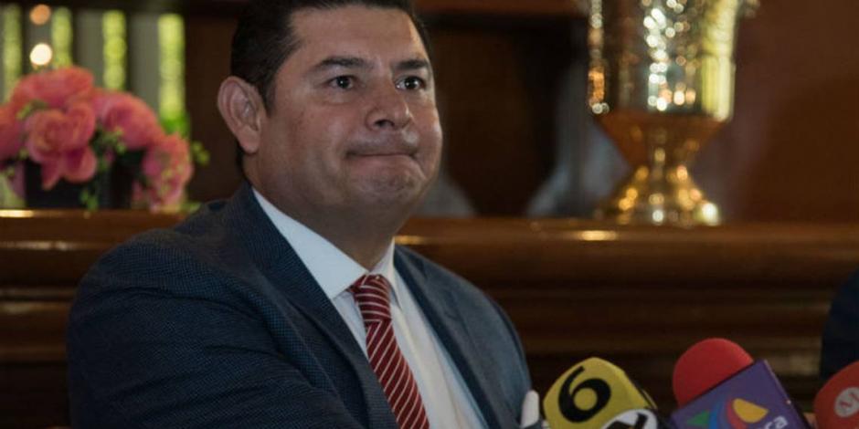 Exige Armenta candidatura de Morena al gobierno de Puebla