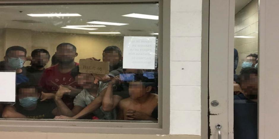 Revelan nuevas fotos de hacinamiento en centros de detención en Texas