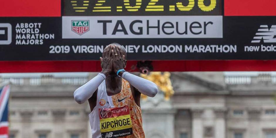 Keniata Eliud Kipchoge impone en Londres segunda mejor marca mundial