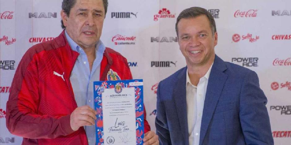 VIDEO: Chivas presenta a Luis Fernando Tena como su nuevo DT