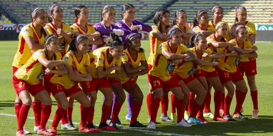 Jugadoras de Monarcas Morelia, antes de un partido en la Liga MX Femenil en marzo de este año.