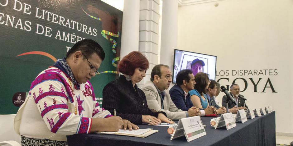 FIL premia a la literatura en mazahua