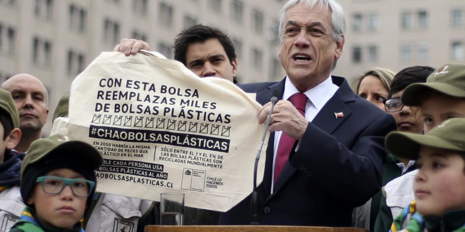 Chile, primer país latinoamericano que prohíbe bolsas plásticas