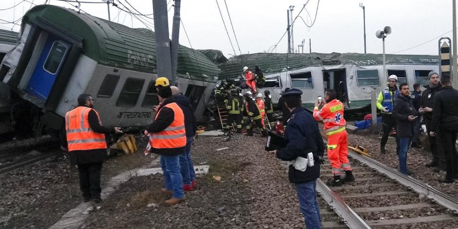 Tres muertos y casi 100 heridos tras descarrilar tren cerca de Milán, Italia