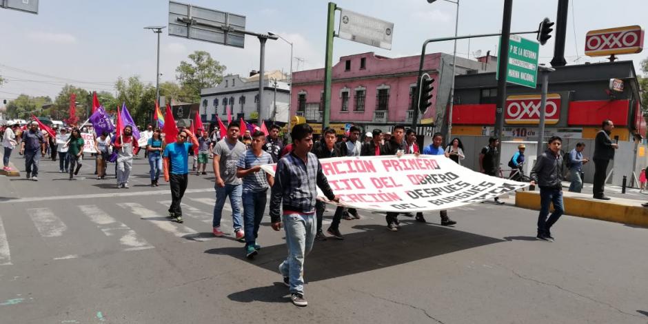 VIDEO: Protestan en CDMX por el 10 de junio; se enfilan al Zócalo