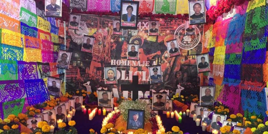 FOTOS: Con ofrendas del Día de Muertos recuerdan a policías caídos