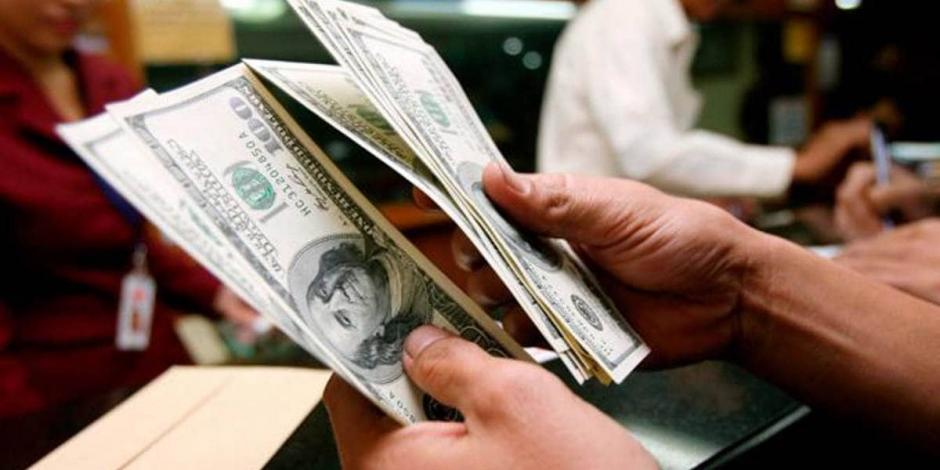 Dólar termina operaciones en $19.27 a la venta en bancos de CDMX