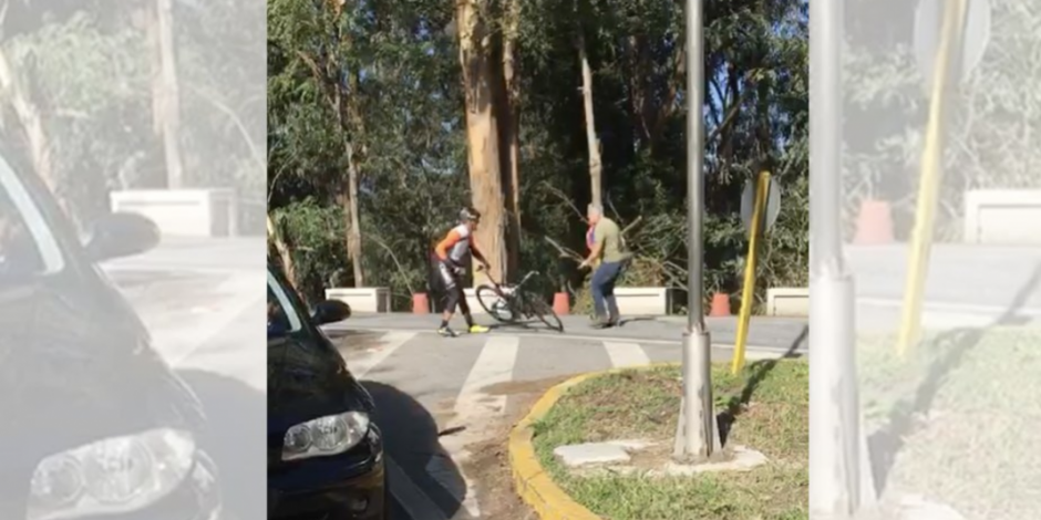 VIDEO: Camionero agrede con un martillo a dos ciclistas