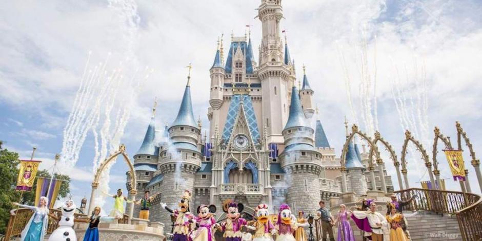 Disney sube 40% salario a empleados