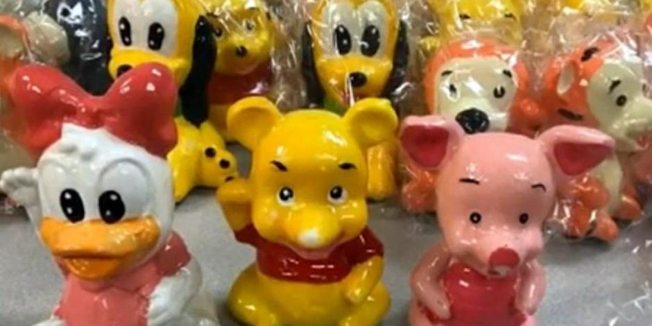 Hallan cocaína oculta en 500 muñecos de Disney