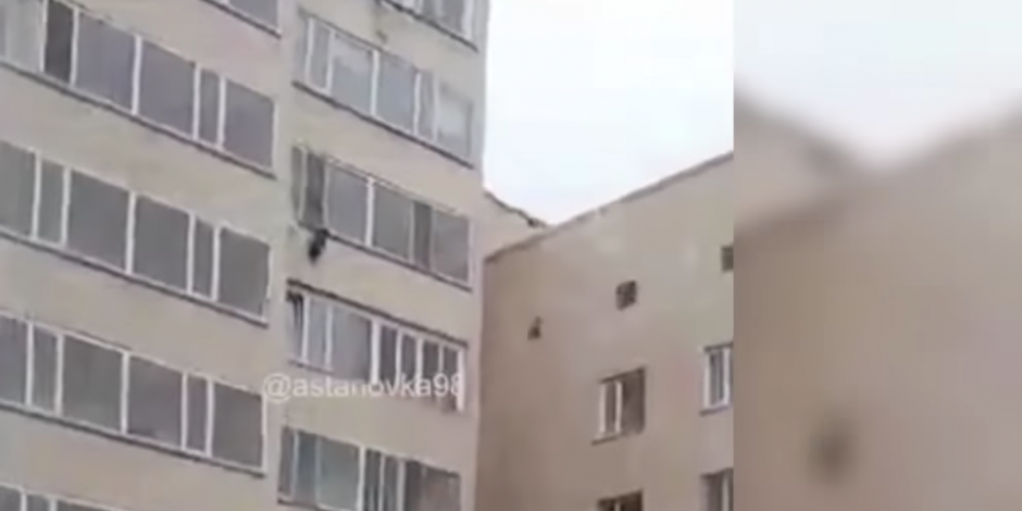 VIDEO: Un niño cae desde un décimo piso y vecino lo atrapa en el aire