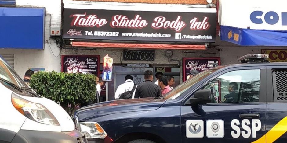Asesinan a dos personas en estudio de tatuajes frente a Plaza Tepeyac
