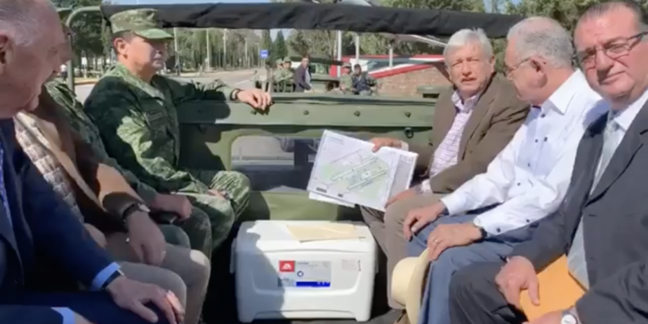 VIDEO: López Obrador recorre Base Aérea de Santa Lucía