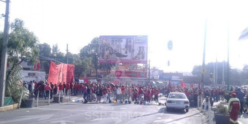 Bloquean avenida Rojo Gómez por falta de agua